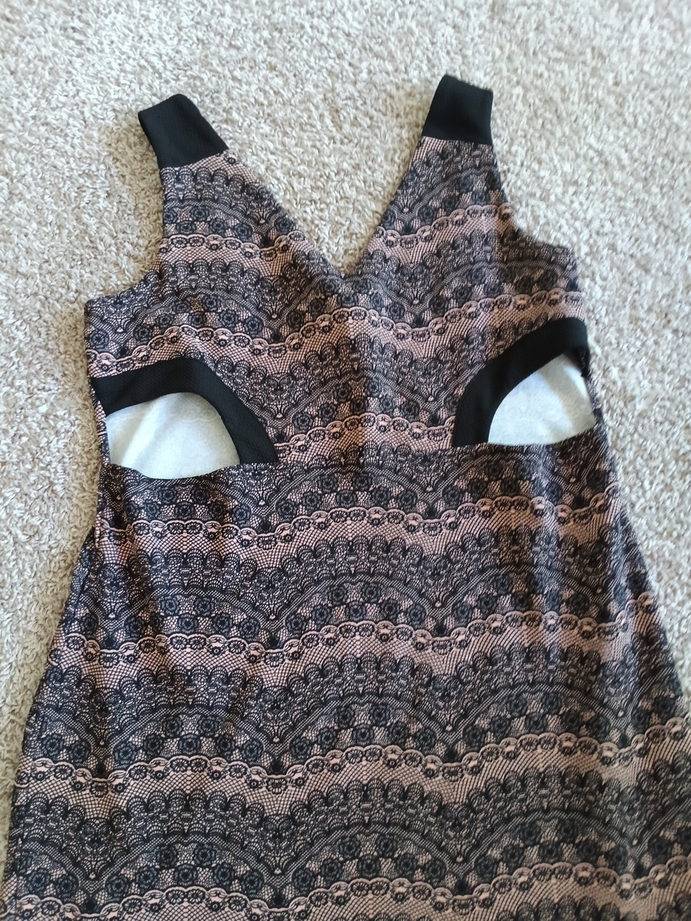 Rouge Helium Black and Blush Lace-Pattern Cutout Sheath Dress - Picture 4 of 6
